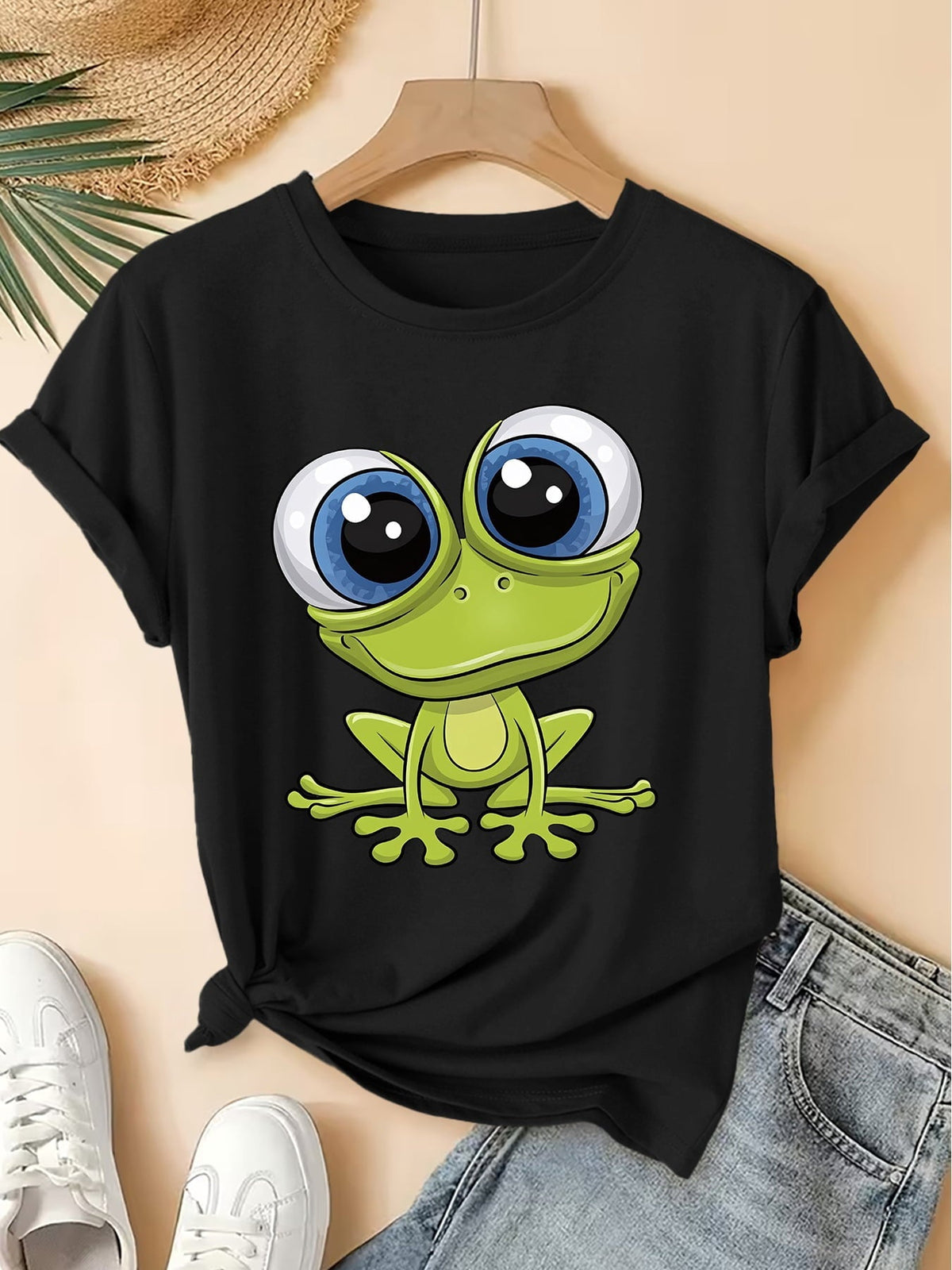 Cute Big Eye Frog T-Shirt Cartoon Green Frog Graphic Tee