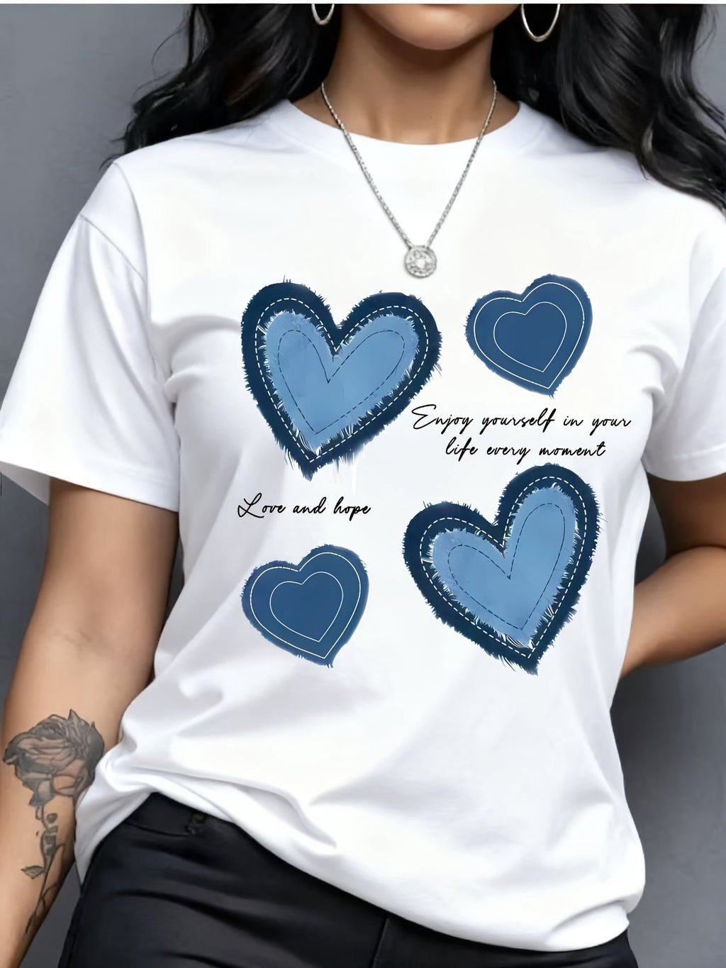 Women’s Blue Heart Print Graphic Short‑Sleeve T‑Shirt, Casual Round Neck Spring Summer Fashion Tee，Women Tshirts