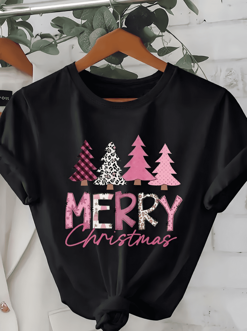 Women's Merry Christmas T-Shirt ，Holiday Short Sleeve Crewneck Top