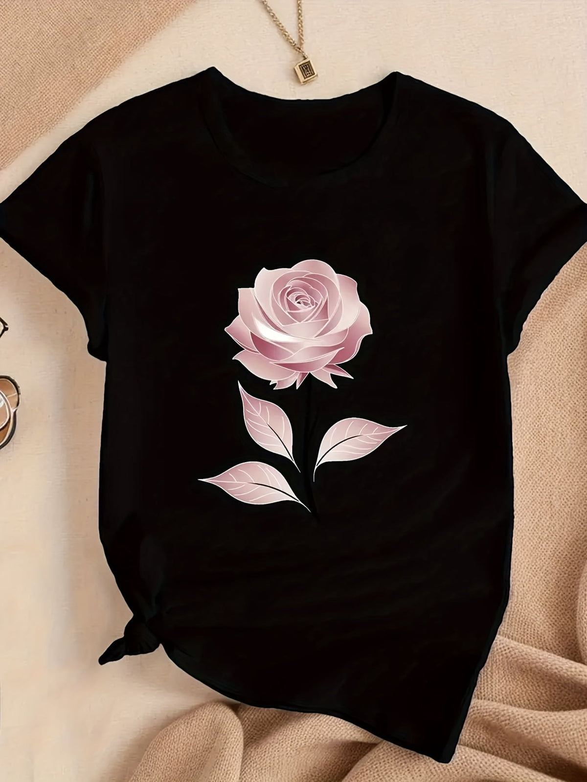 Women’s Single Pink Rose Floral Graphic Short‑Sleeve T‑Shirt, Round Neck Casual Flower Print Women Tshirts