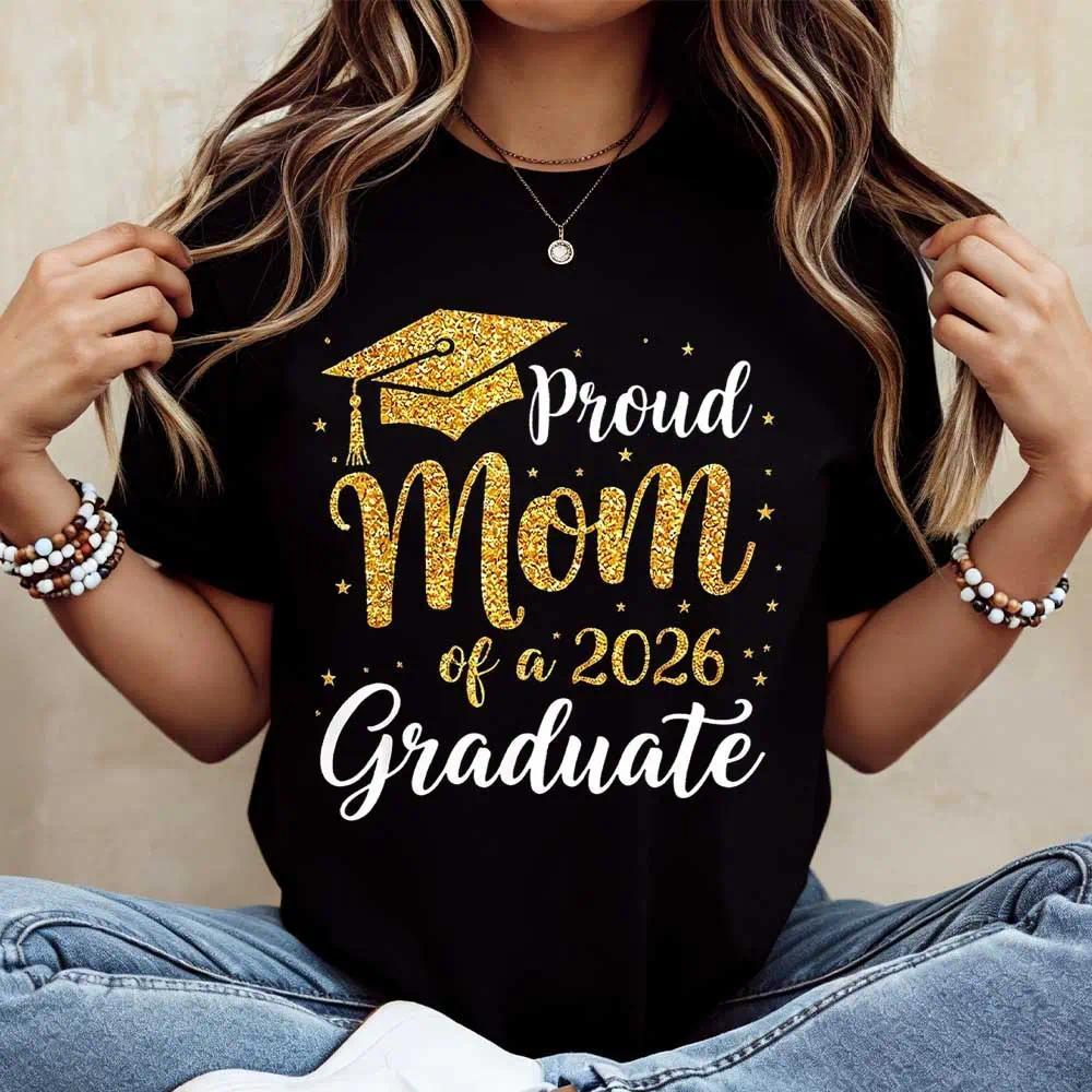 “Proud Mom of a 2026 Graduate” Graduation T-Shirt | Women’s Casual Crew Neck Tee | Cap & Class of 2026 Design | Mother Graduation Gift