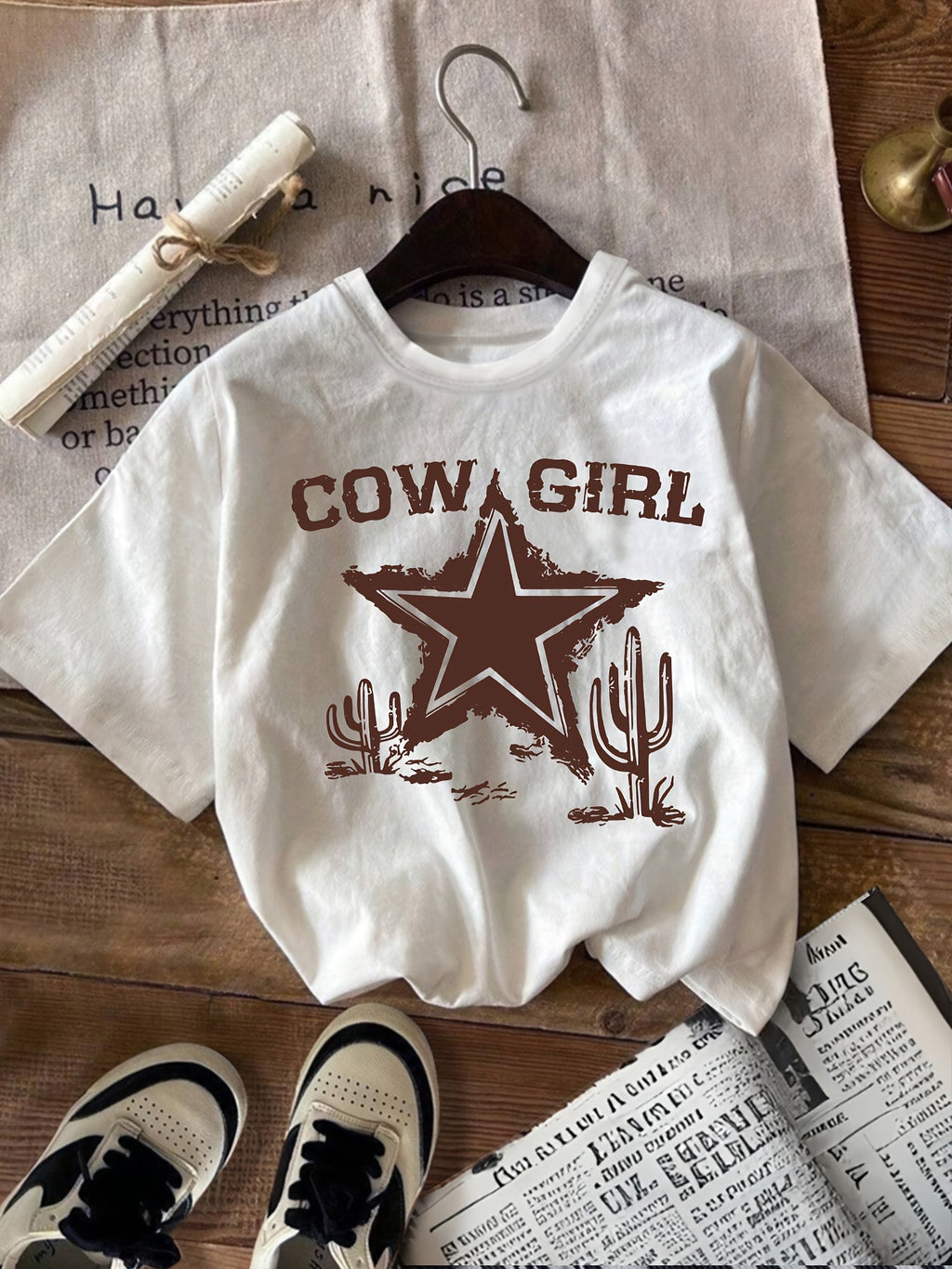 Women's Cowgirl T-Shirt Vintage Star Cactus Western Graphic Tee Short Sleeve Crewneck Casual Top