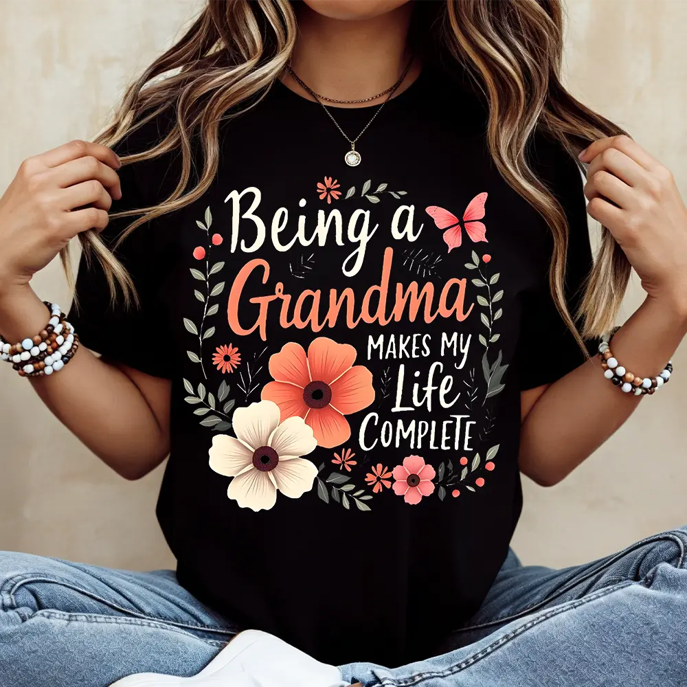 Women’s Grandma Graphic T-Shirt “Being a Grandma Makes My Life Complete” Floral Print Casual Short Sleeve Crew Neck Tee Gift for Grandma